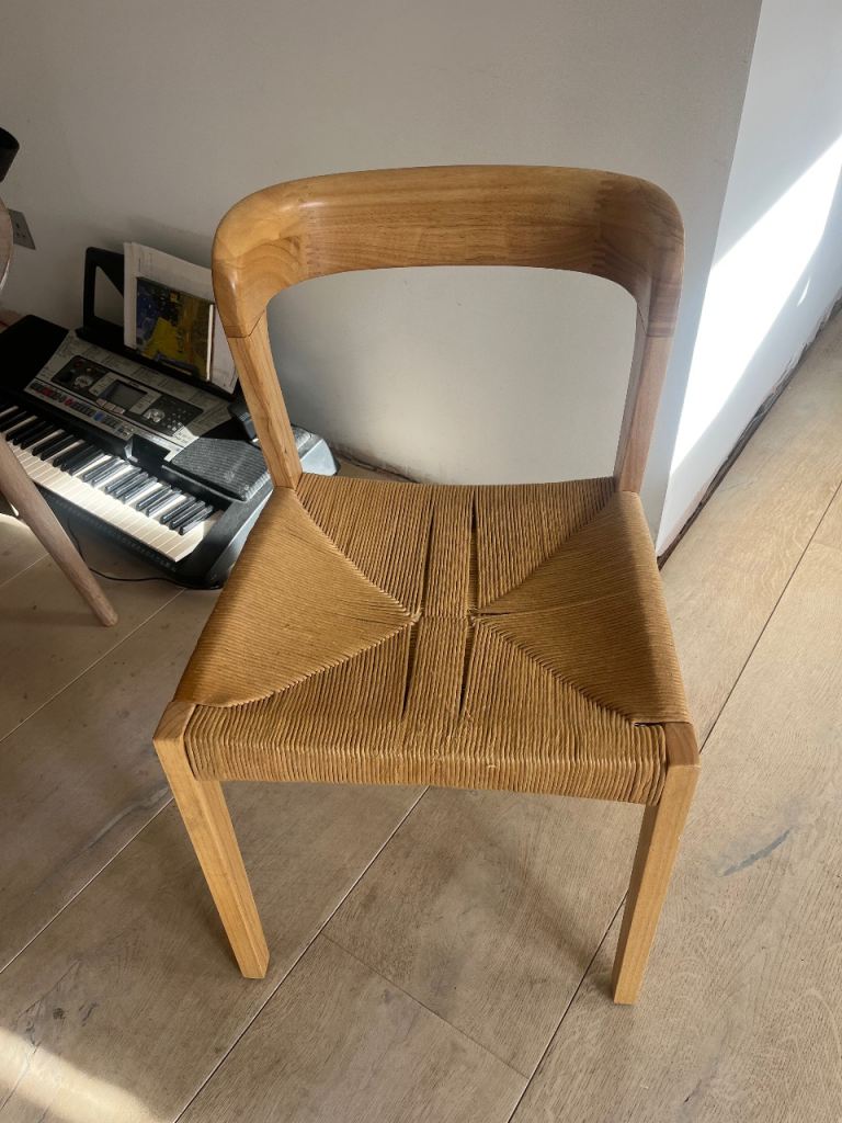 Set of 4 wood dining chairs 