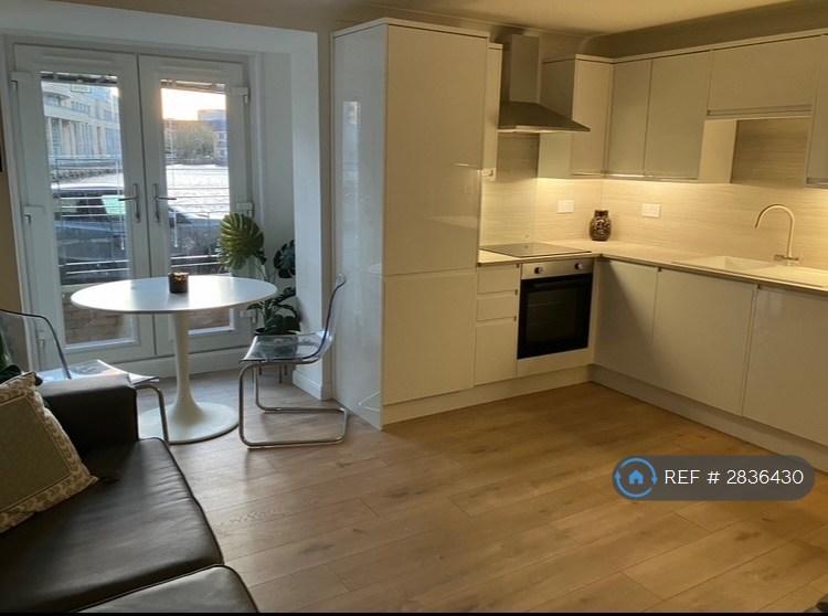 3 bedroom flat in Rennies Isle, Edinburgh, EH6 (3 bed) (#2836430)