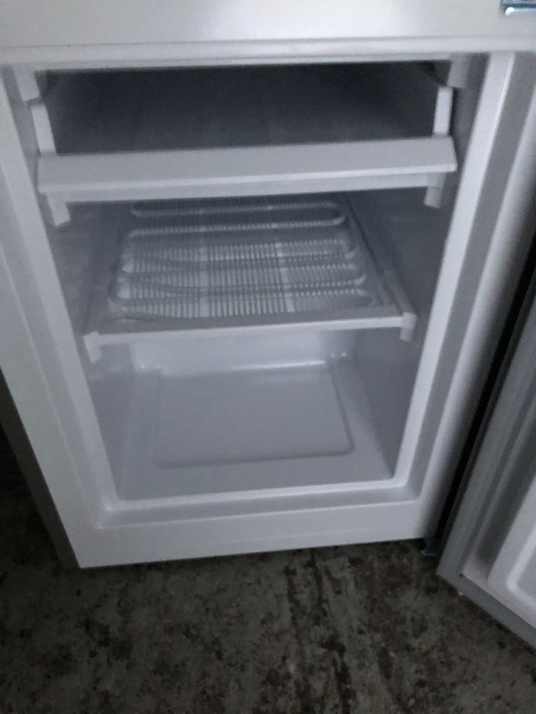 Fridge freezer 