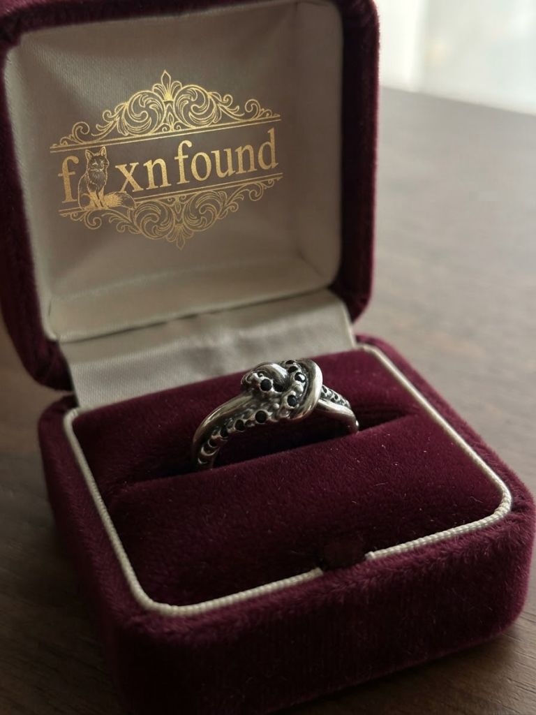 Silver 925 Octopus Tentacle Knot Ring Black Stone UK S½ 5.71g