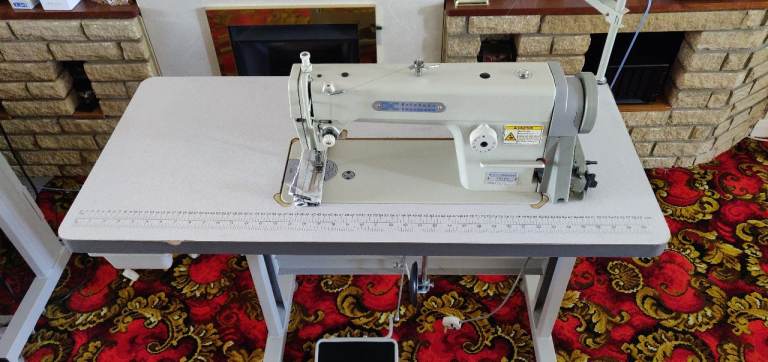 Industrial sewing machine Flat bed straight stitch Frister Rossmann FR101 Domestic plug 240v