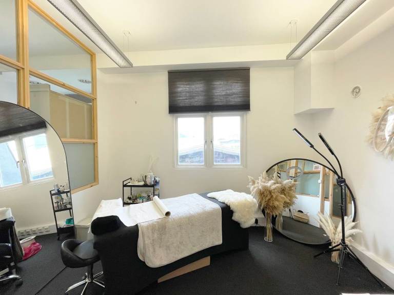 Beauty Room | Office | Therapy Studio | Creative Space | Workspace in Hackney Central E8