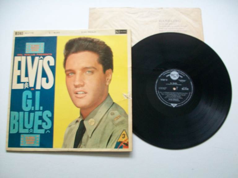  ELVIS PRESLEY. G.I. BLUES. 1960 UK VINYL LP ALBUM.RCA SILVER DOT MONO LABEL