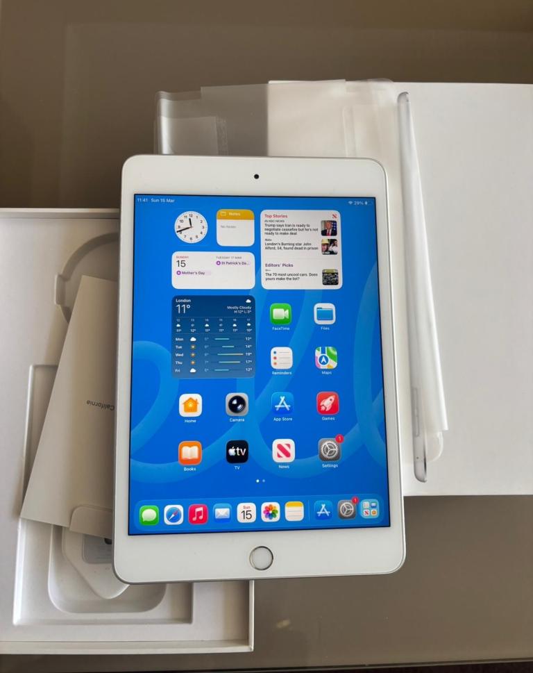 iPad mini 5 silver 64GB Excellent condition 