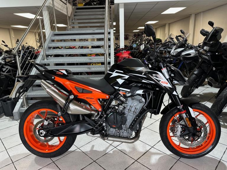 KTM 890 DUKE GP 2023