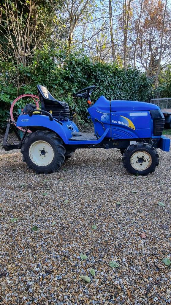 New Holland Tz24d compact tractor 4wd 2014 for mower etc..