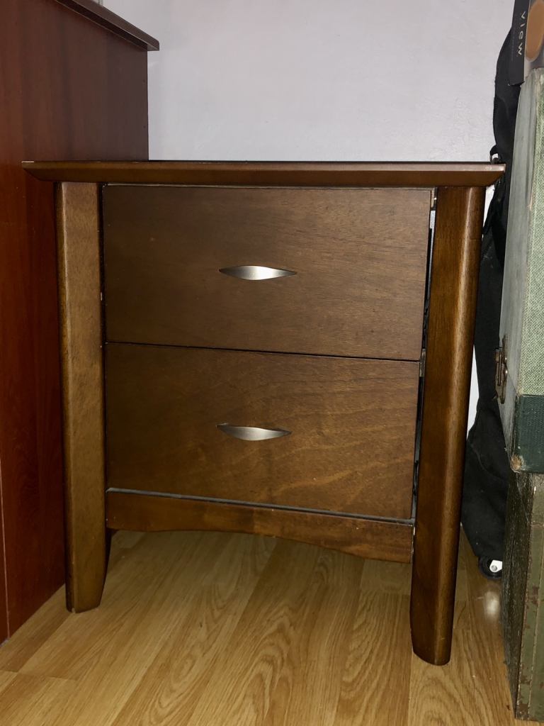 Bedside table (50cm x47 cm x 40cm)