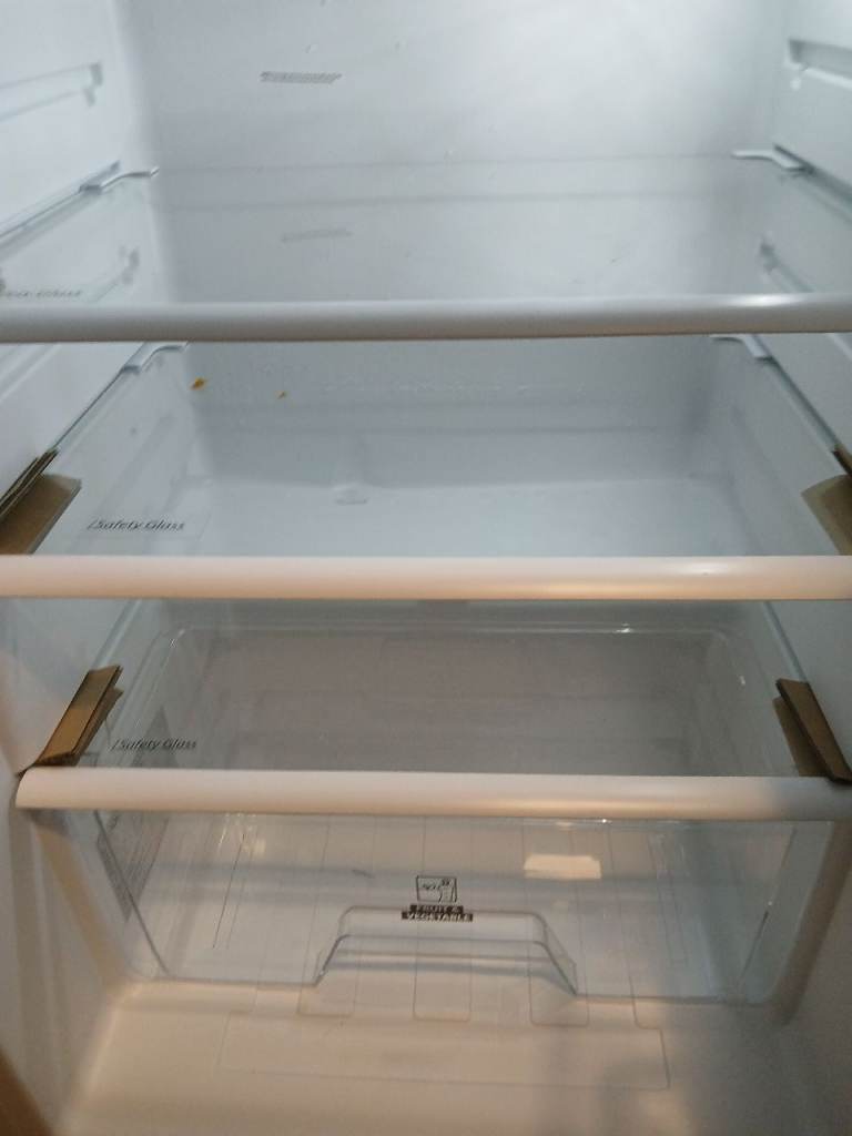 Under counter fridge 