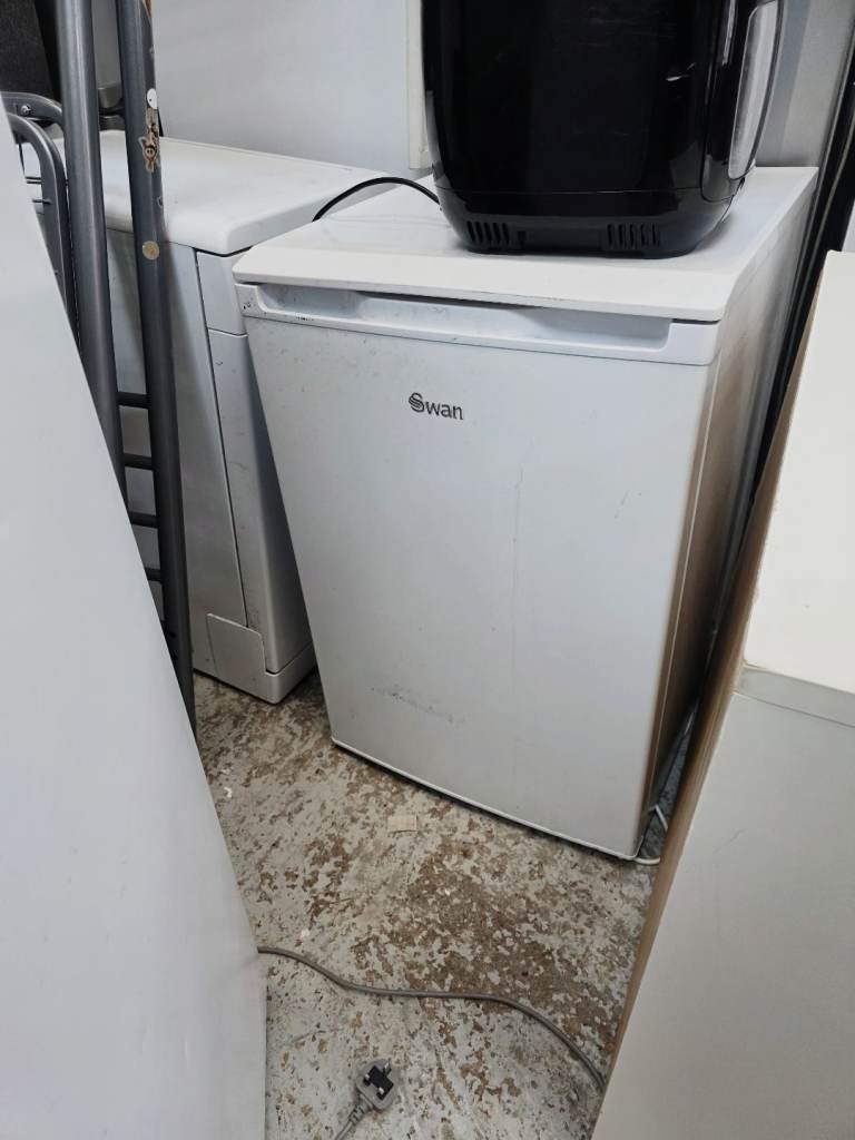 Under counter freezer 