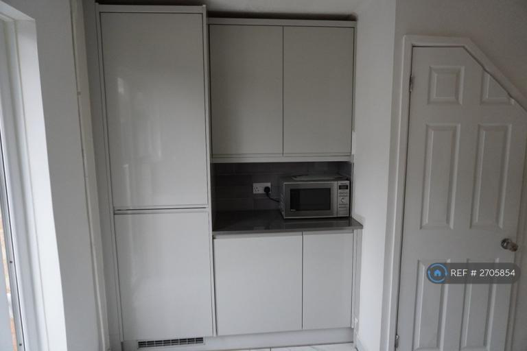 3 bedroom house in Alladale Place, Hodge Lea, Milton Keynes, MK12 (3 bed) (#2705854)