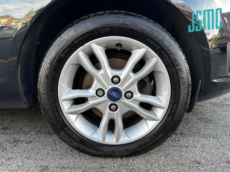 2015 Ford Fiesta 1.25 Zetec Hatchback 3dr Petrol Manual Euro 6 (82 ps) Hatchback Petrol Manual