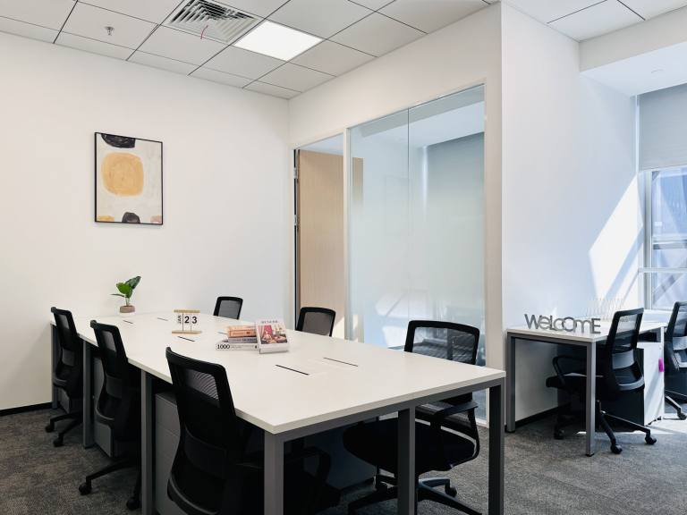 Manchester - M20 2YY \ Large Office Space with Flexible Setup for Up to 15 Workstations