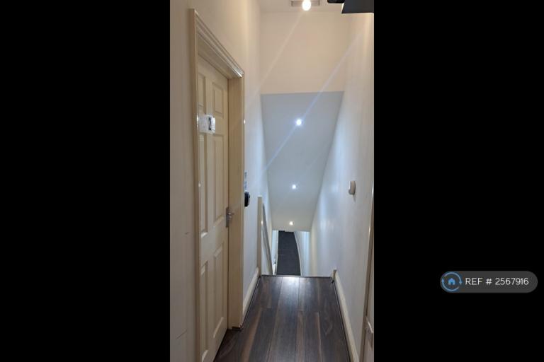 1 bedroom in Moxon Street, Barnet, EN5 (#2567916)