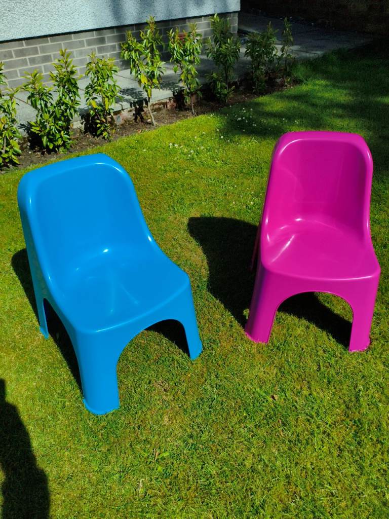 Kids/toddlers plastic chairs 