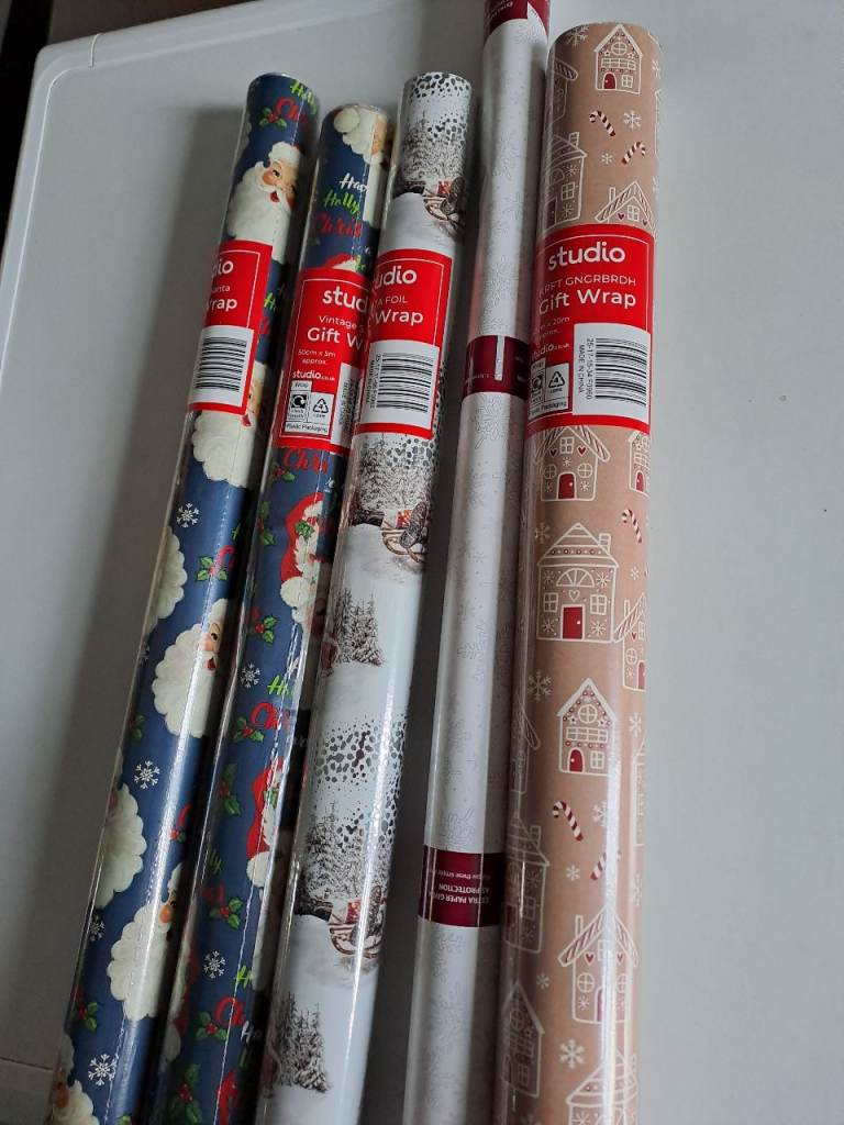 Bundle of Christmas wrapping items New 