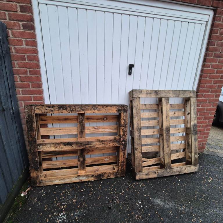 Free 2 pallets- Has been collected 