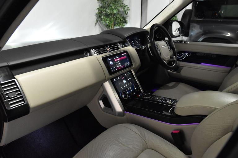 2019 Land Rover Range Rover 4.4 SDV8 Autobiography 4dr Auto ESTATE PETROL Automatic
