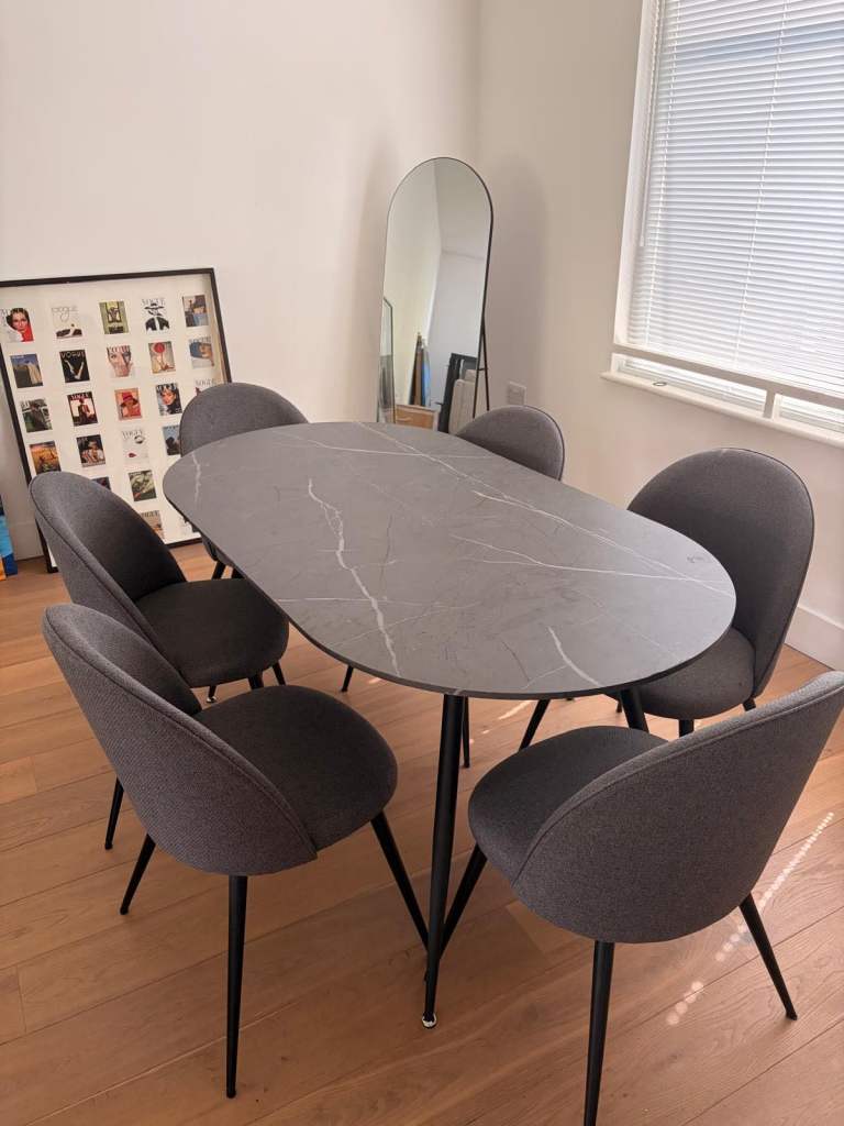 Table and Chairs for low price, perfect condition W11 London