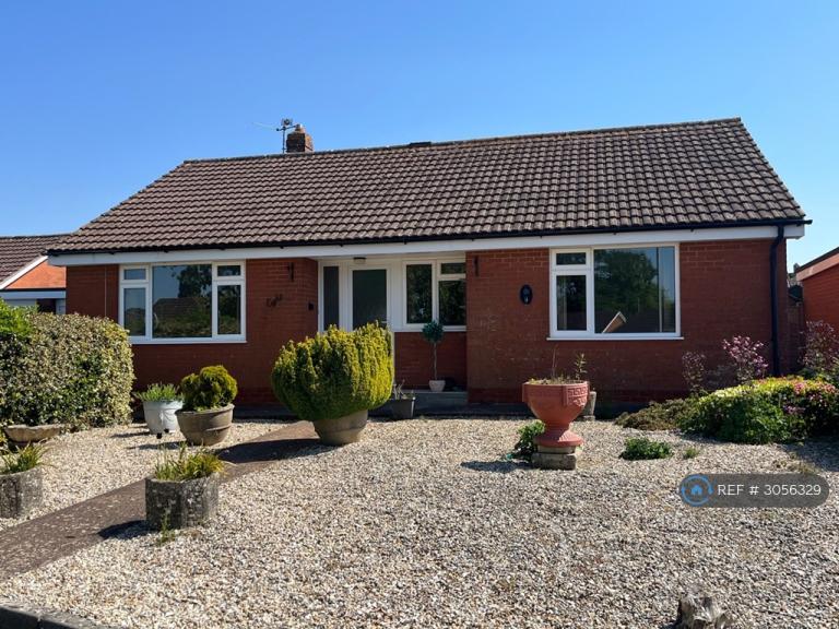3 bedroom house in Chestnut Close, Wellington, TA21 (3 bed) (#3056329)
