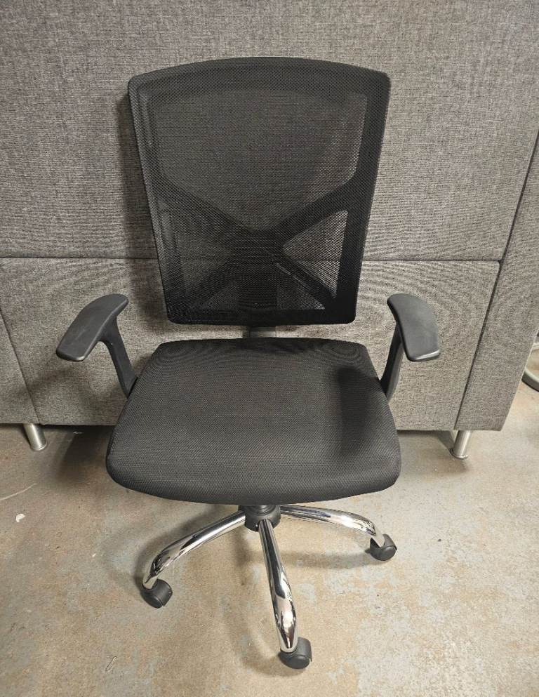 Black Mesh Office Chair with Armrests