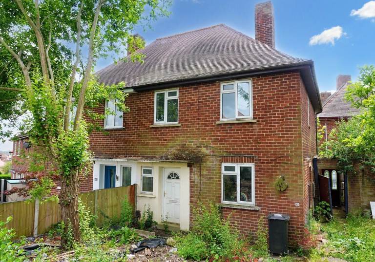 3 Bedroom Semi Detached House for Rent 