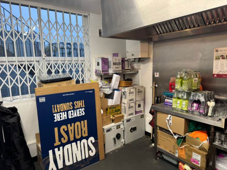 Liverpool Pub Kitchen | 200SQFT | For Rent 