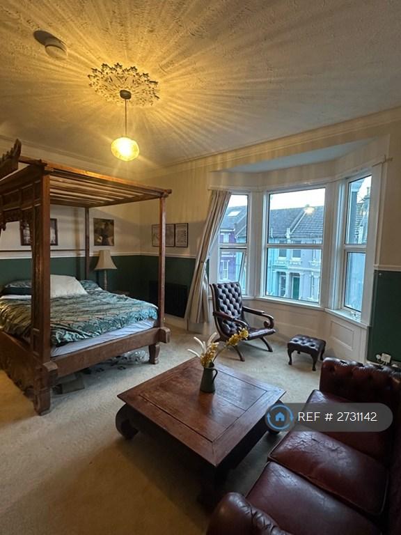 1 bedroom flat in Queens Park Road, Brighton, BN2 (1 bed) (#2731142)