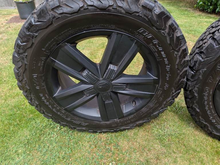 BFGoodrich ALL TERRAIN TA KO2 LT225/65 R17 107/103S