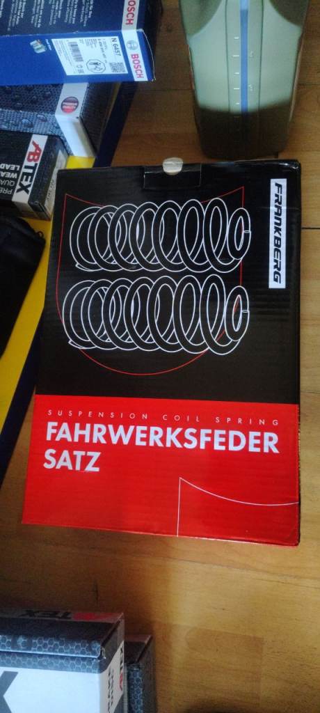 2005 BMW 1 series 120d rear coil springs 