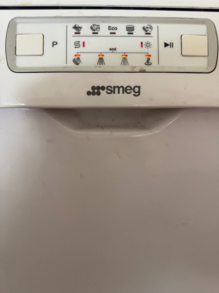 Smeg DFG612W Dishwasher - Good Condition