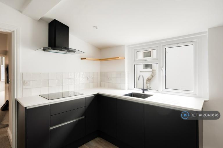 1 bedroom flat in Etloe Road, Bristol, BS6 (1 bed) (#3040876)