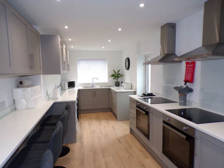 HIGH END ROOMS TO LET £700 PER ROOM ALL BILLS INCLUDED