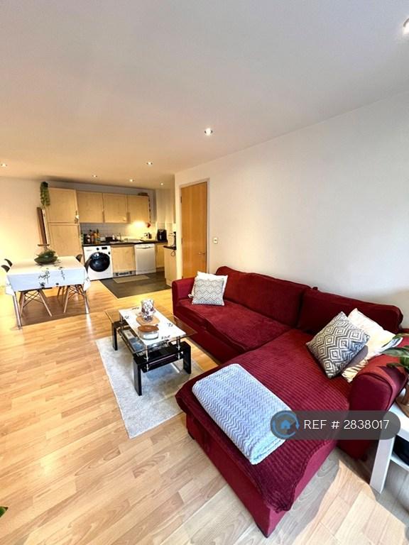 2 bedroom flat in Yeoman Street, London, SE8 (2 bed) (#2838017)