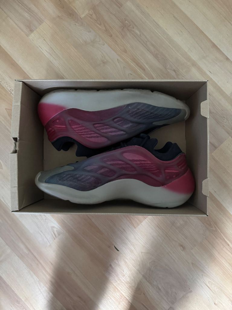 Adidas Yeezy 700 V3 Kyanite Trainers – Good Condition