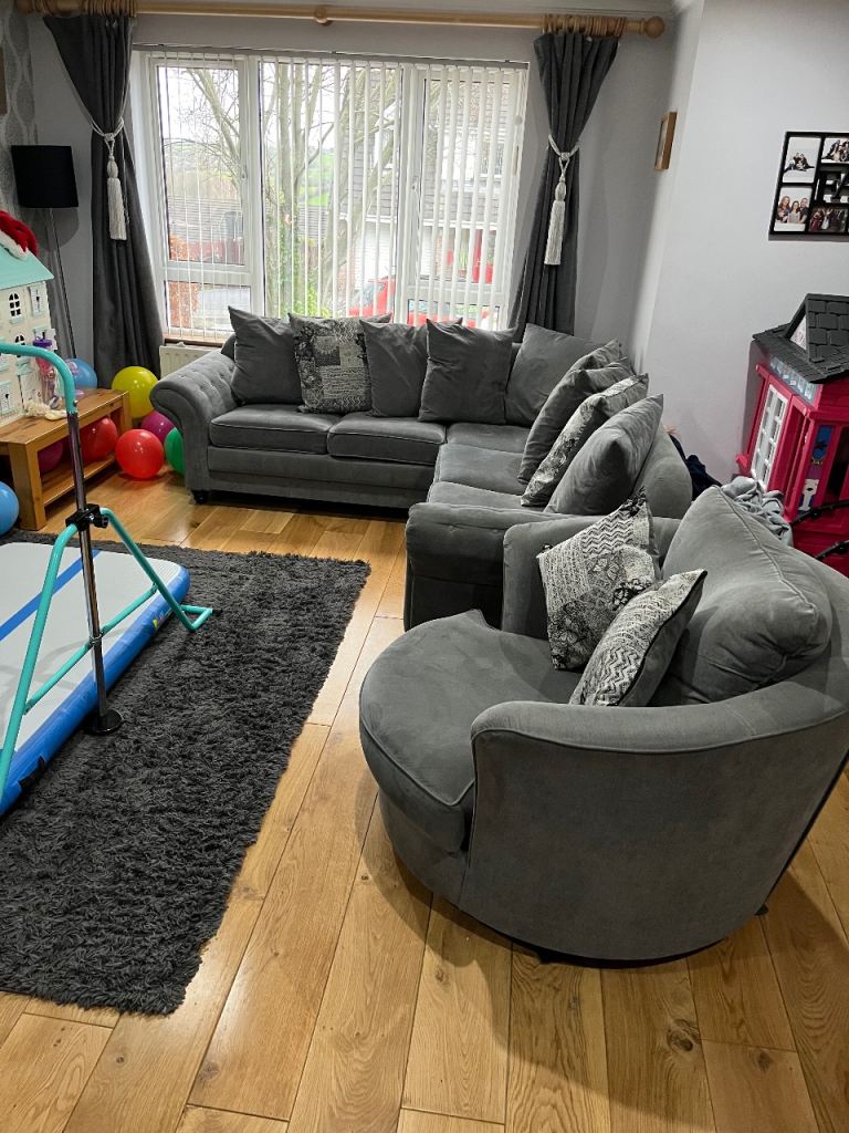 Sofa L shape with single chair 