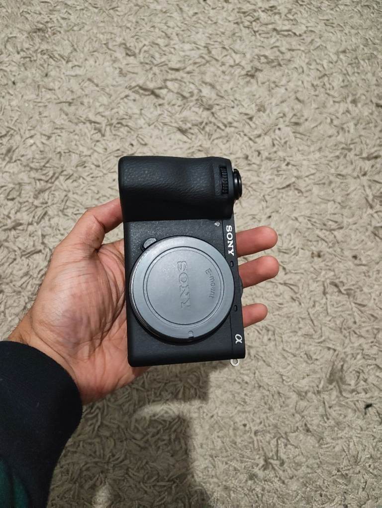 Sony A6700 APS-C Mirrorless Camera Body | 582 Shutter Count | Mint Condition