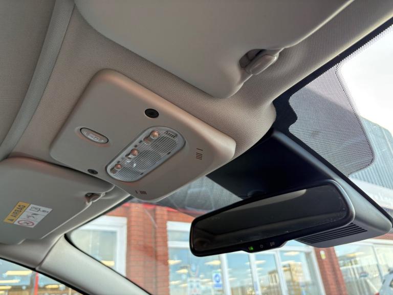 2018 Nissan Qashqai 1.5 dCi N-Connecta 5dr ++ PANROOF / NAV / CAMERA / ULEZ / 7 SERVICES ++ HATCH...