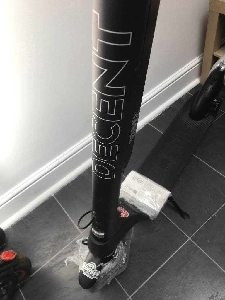 DECENT E-SCOOTER IN IDEAL CONDITION