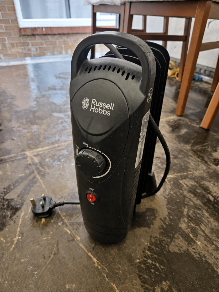 Russell Hobbs 650W 5-Fin Oil Filled Radiator Heater