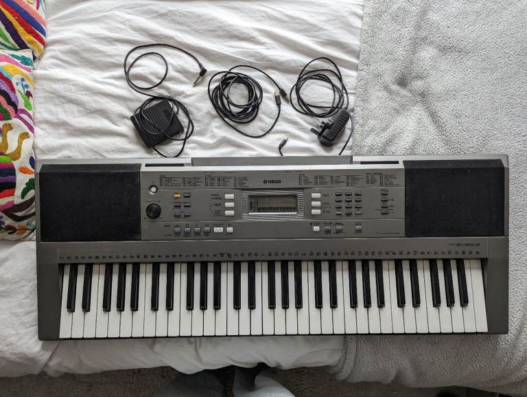 Yamaha Keyboard PSR-E353 , includes cables and sustain