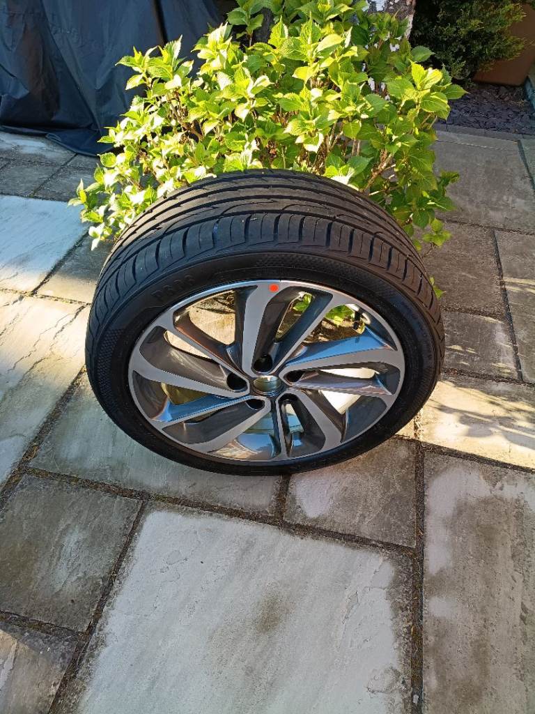 Brand new wheel and tyre