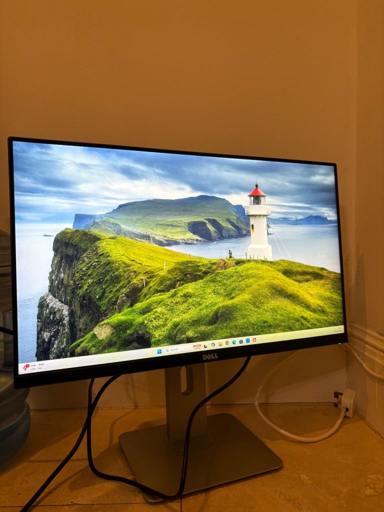 Dell UltraSharp 24” HDMi monitor