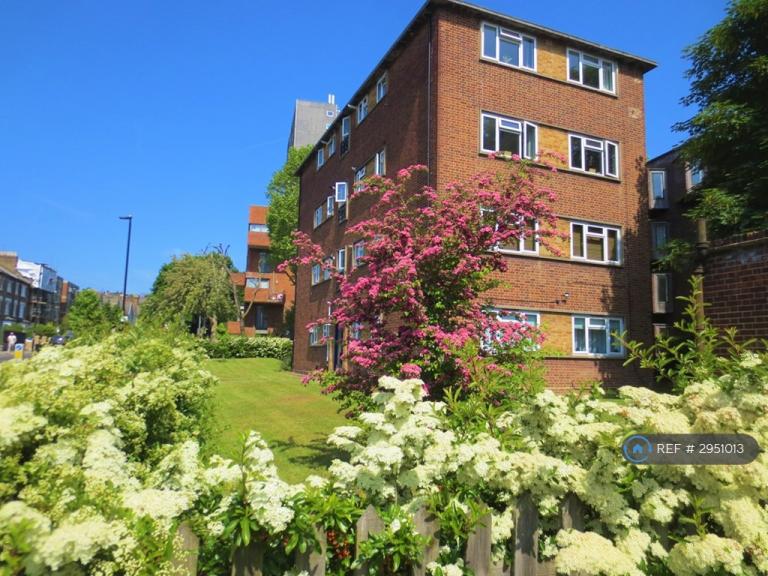 1 bedroom flat in Berry Lodge, London, N4 (1 bed) (#2951013)