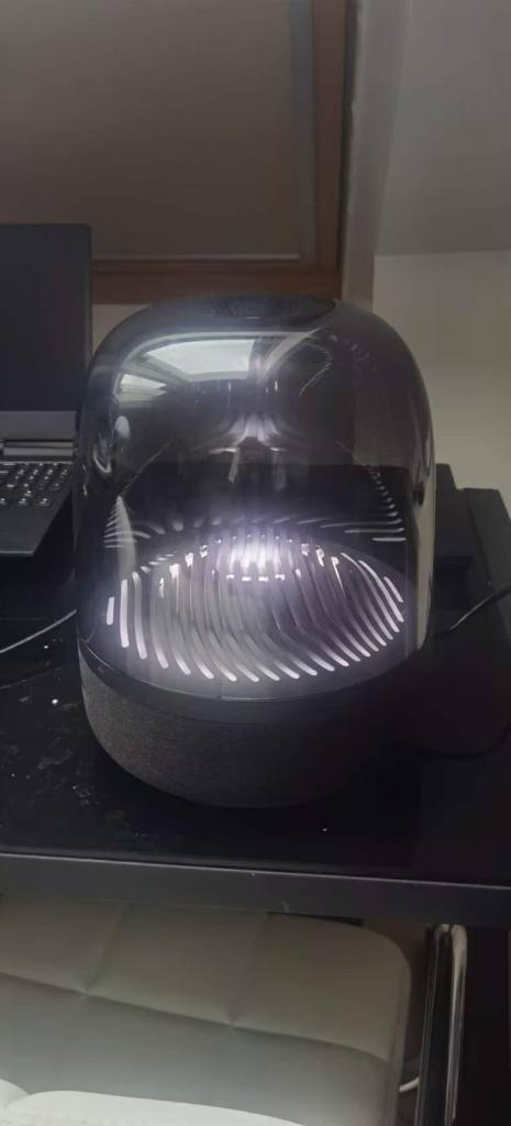 Harman Kardon Aura Studio 3 Bluetooth Speaker – Black, Good Condition