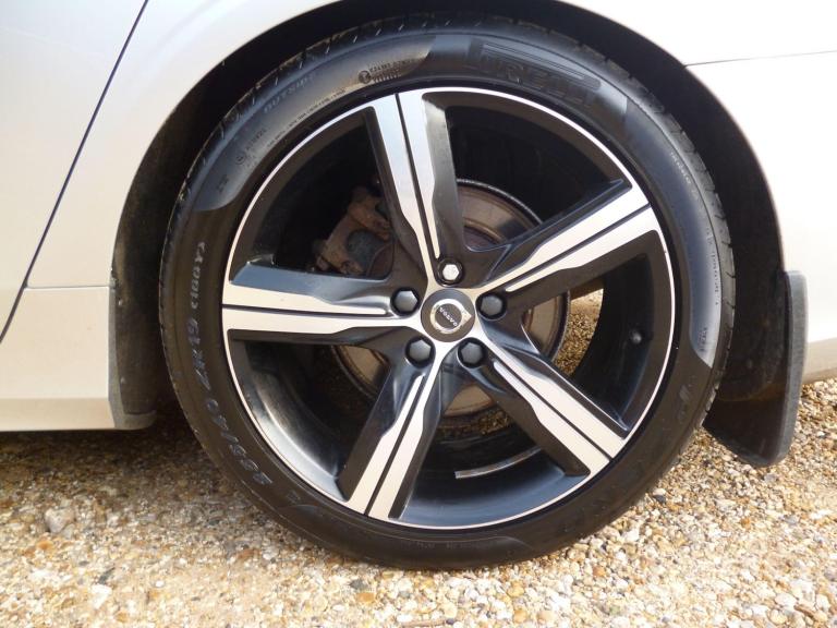 2020 Volvo V90 2.0 D4 R-Design Plus Auto Euro 6 (s/s) 5dr ESTATE Diesel Automatic