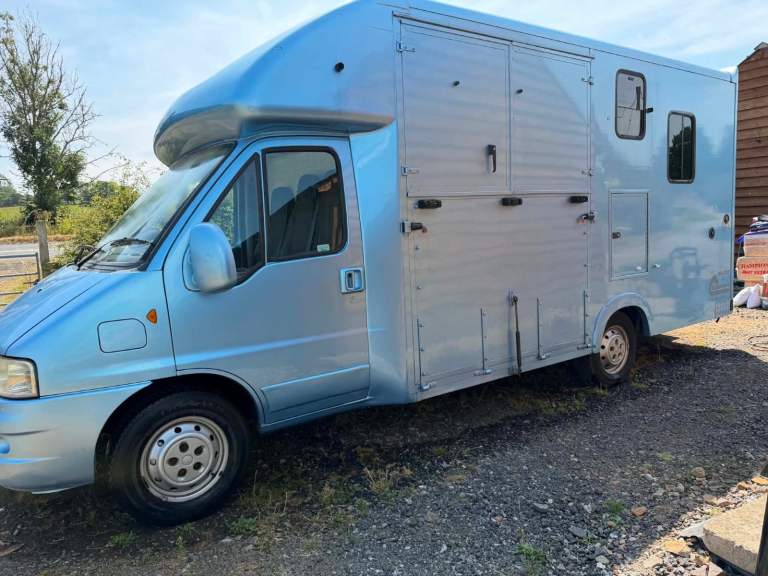 3.5 t horsebox 