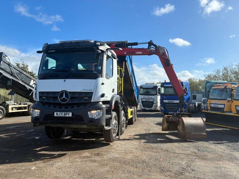 2021 (71) MERCEDES AROCS 3240 TIPPER GRAB 8X4 WITH HIAB CRANE -