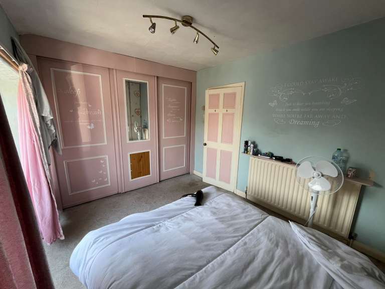 Room to let