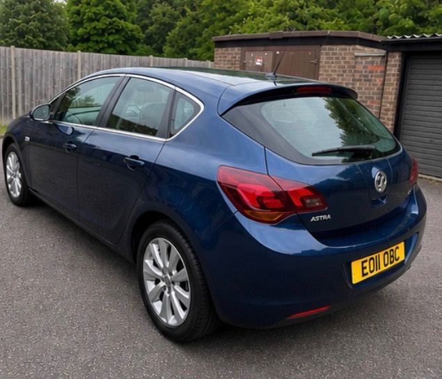 Vauxhall, ASTRA, Hatchback, 2011, Manual, 1598 (cc), 5 doors