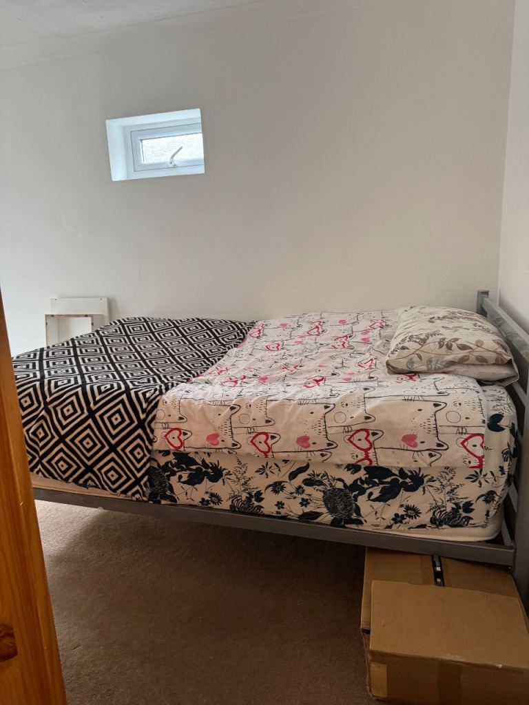 double bedroom for rent w lounge and kitchen 